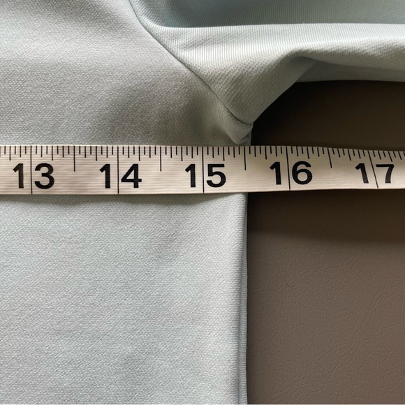 Under Armour Long Sleeve Shirt | Mock Turtleneck | Size M | Light Blue - Picture 6 of 7